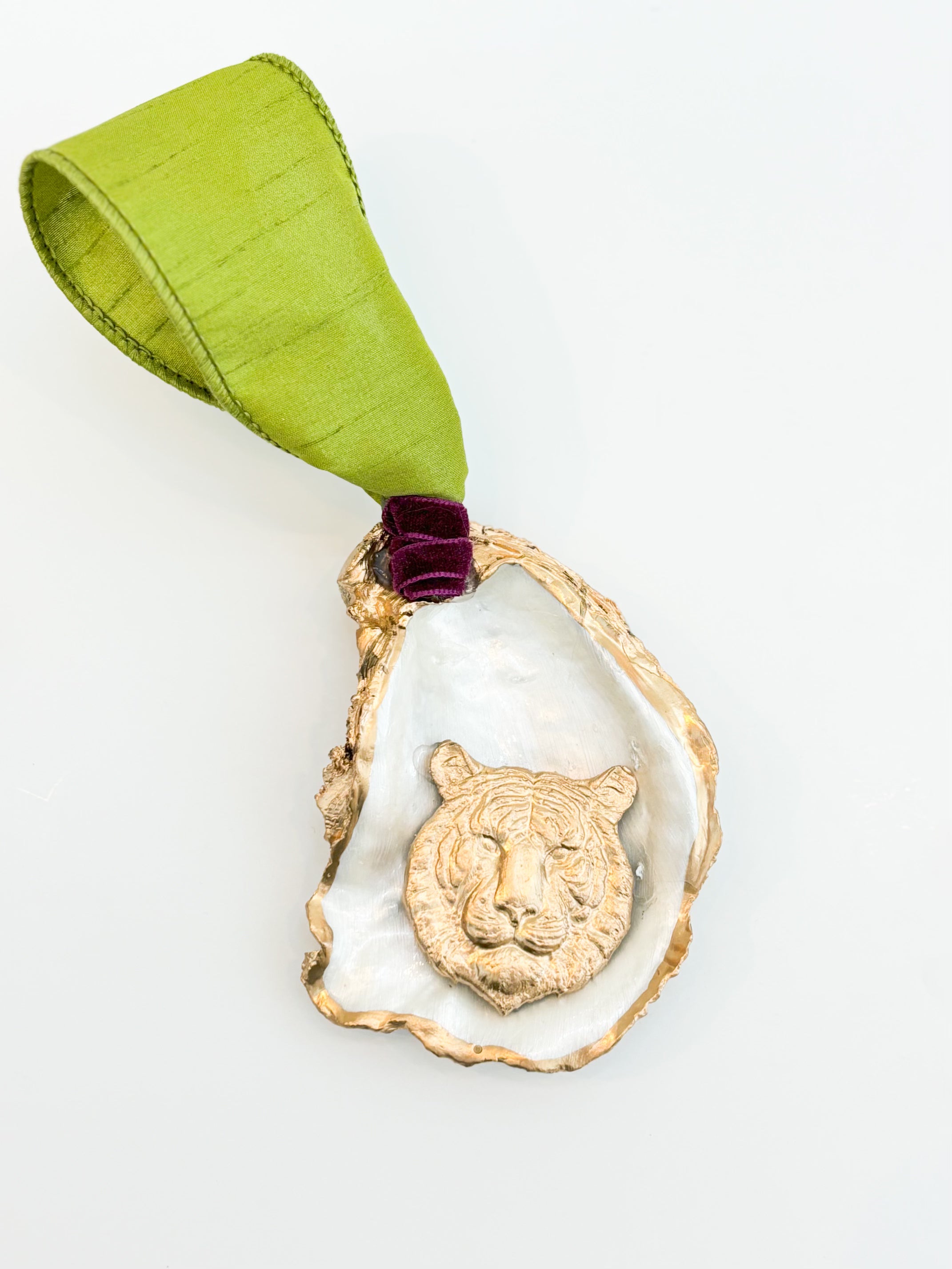 Tiger Pendant Oyster Ornament