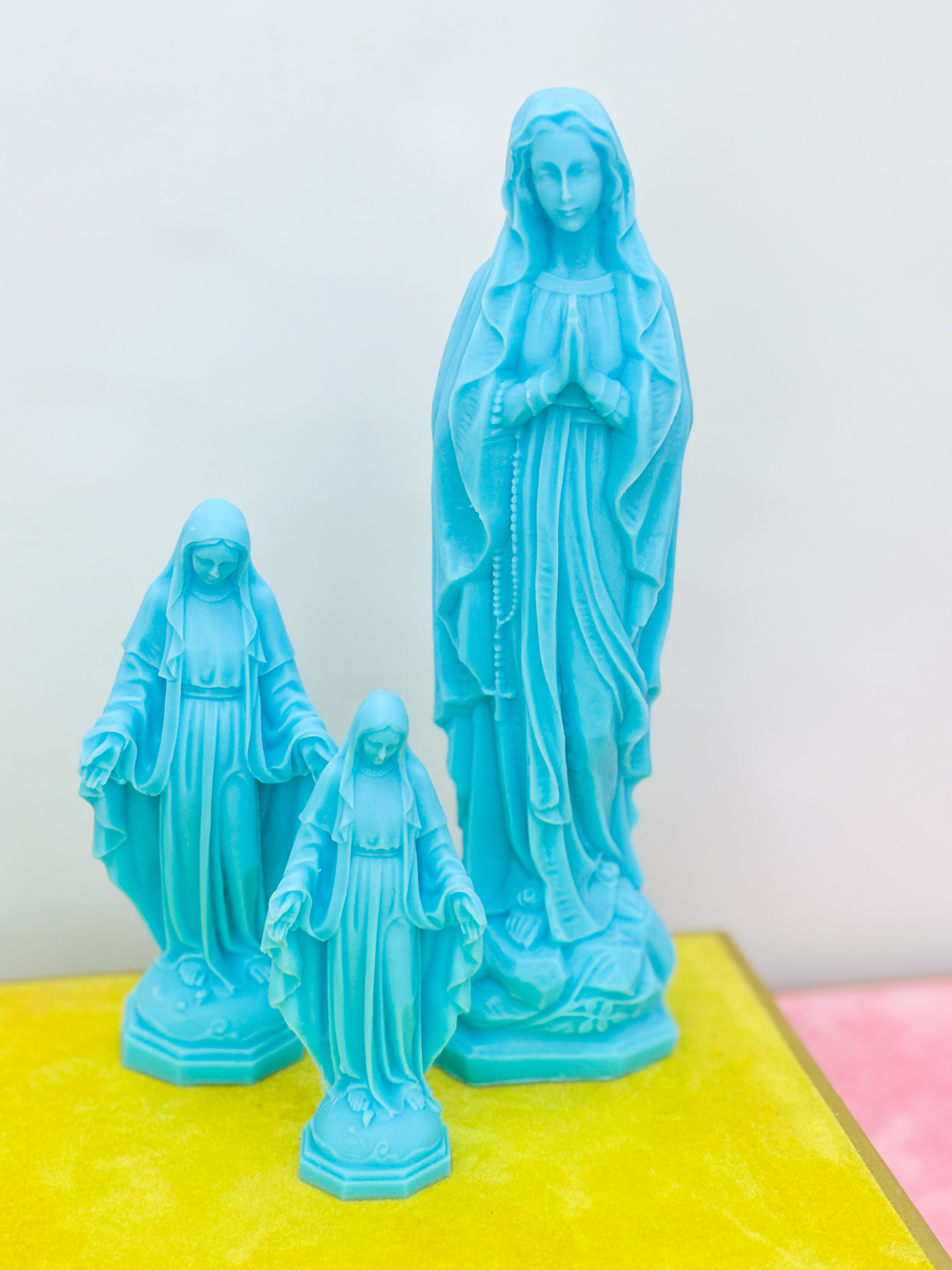 Matte Petite Mary Statue