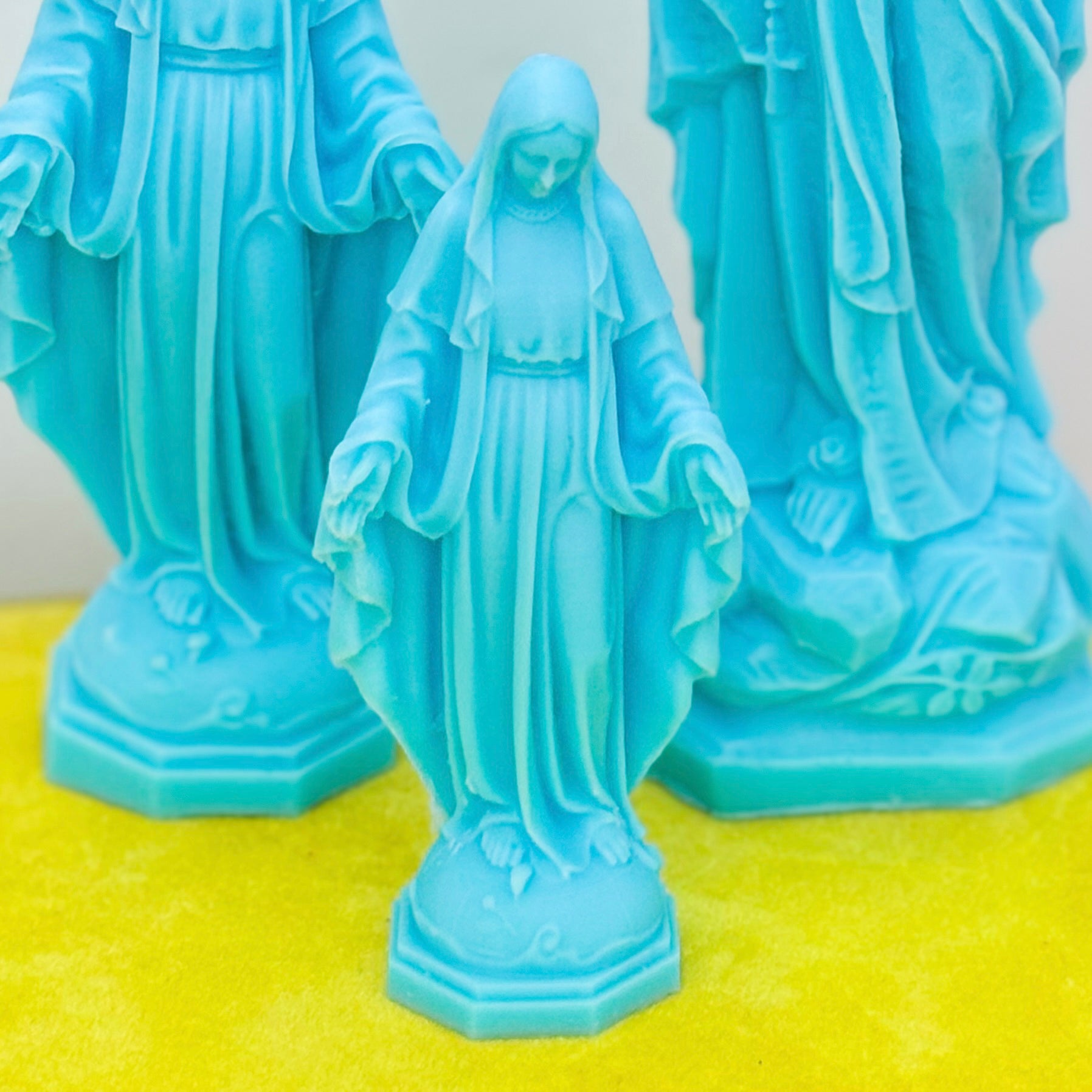 Matte Petite Mary Statue