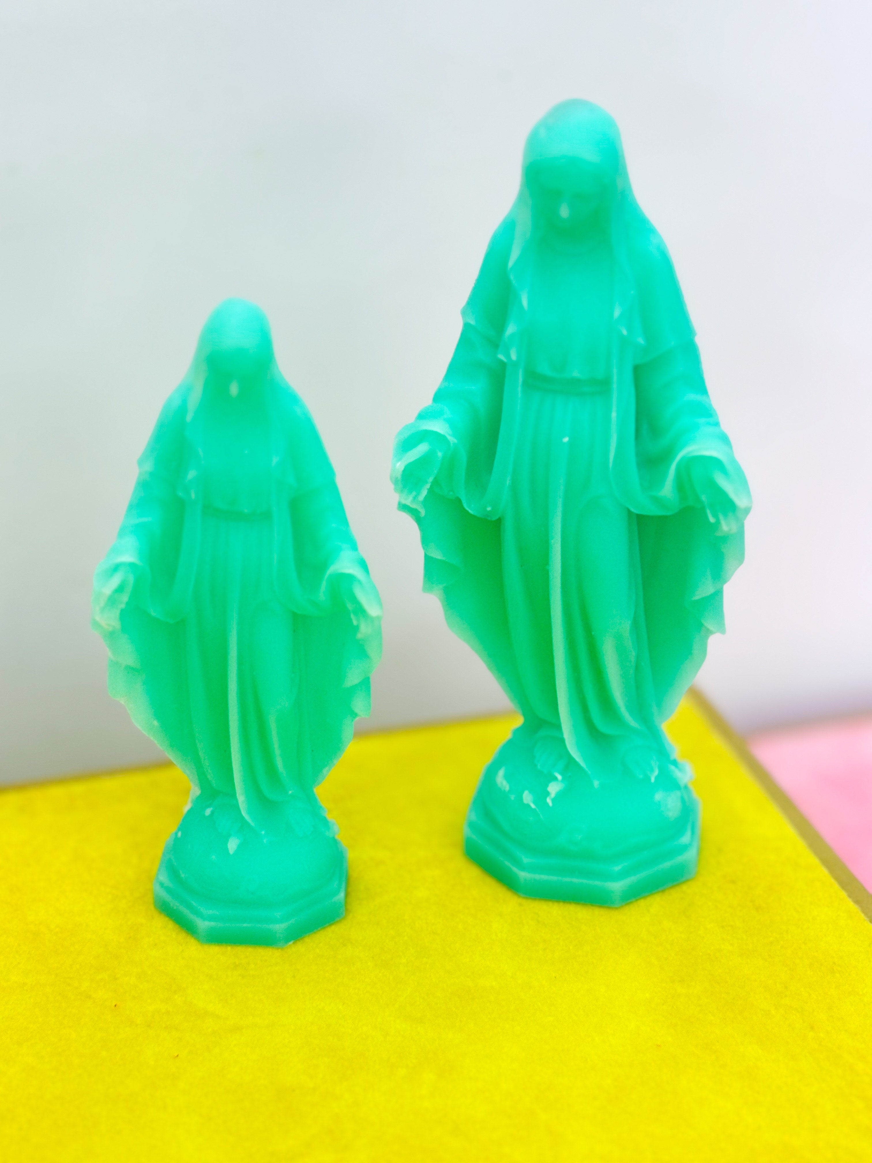 Matte Petite Mary Statue