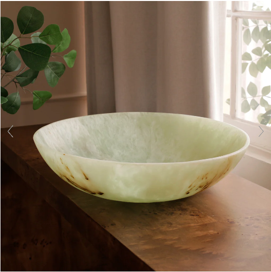 Resin Giada Centerpiece